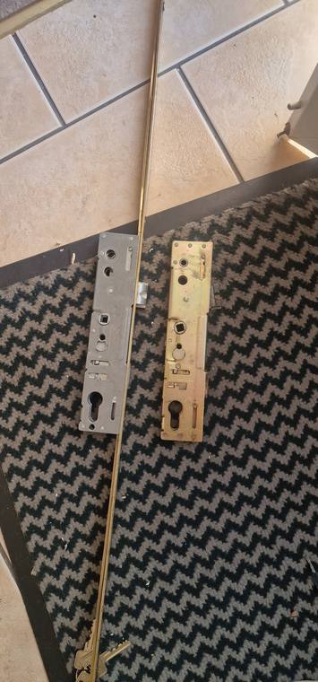 Old multipoint gearbox out, new one in — TX Locks, Bradford and West Yorkshire